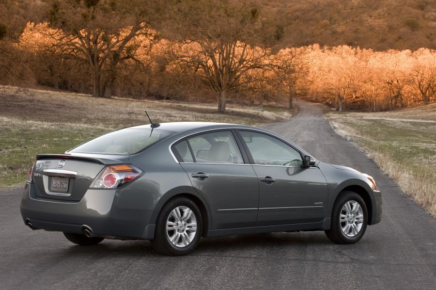  Nissan Altima Hybrid 2010 года  (фото 31 из 48)